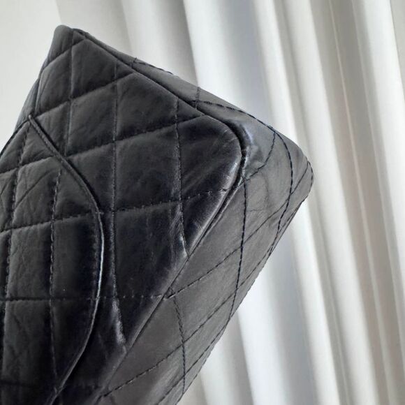 Chanel Women Pre-Loved Bag Very Good Condition - Picture 6 of 9